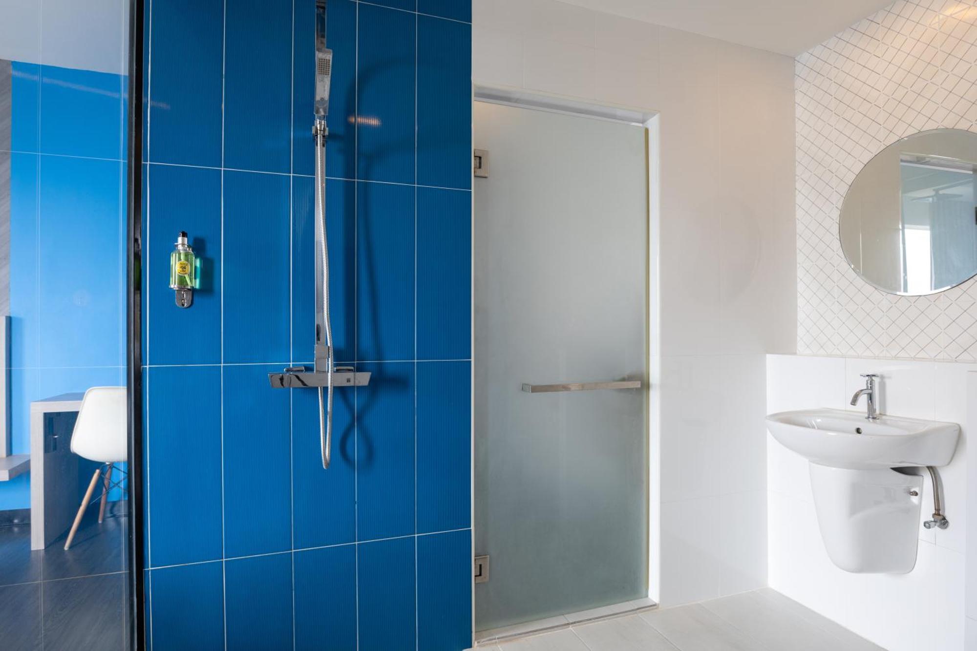 Wake Up Aonang Hotel- Sha Extra Ao Nang